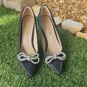 Dream Pairs Black Heels with Rhinestone Bows Size 8